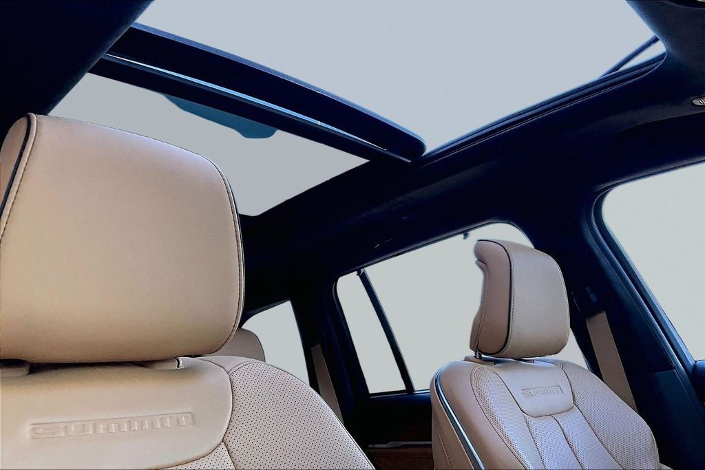 2022 Jeep Grand Cherokee Summit Reserve