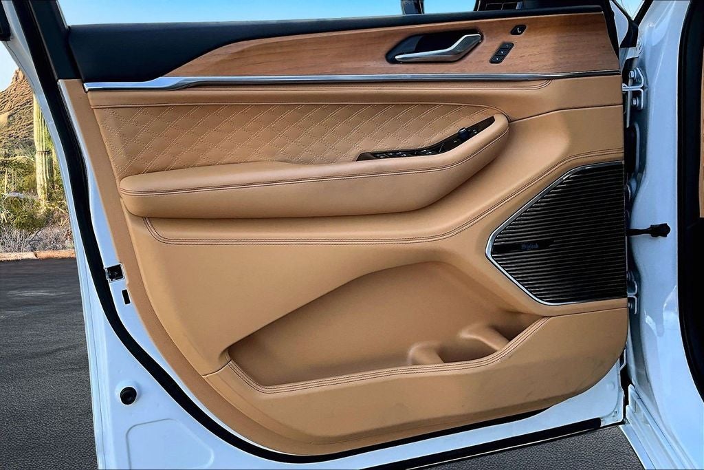 2022 Jeep Grand Cherokee Summit Reserve