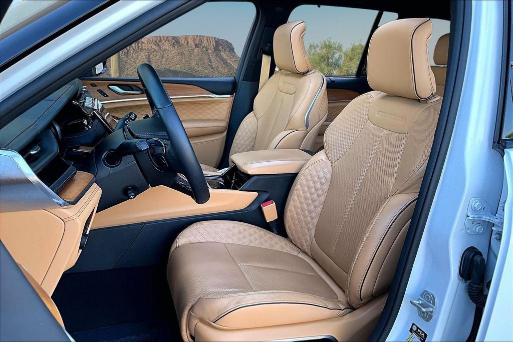 2022 Jeep Grand Cherokee Summit Reserve
