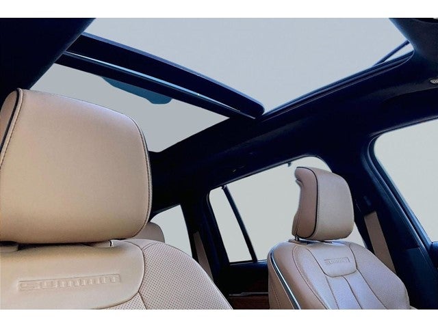 2022 Jeep Grand Cherokee Summit Reserve