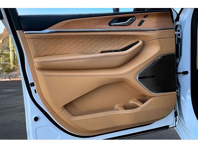 2022 Jeep Grand Cherokee Summit Reserve