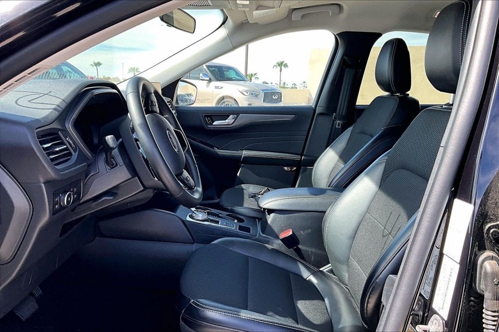 2025 Ford Escape Plug-In Hybrid Base