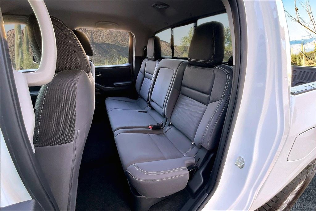 2024 Nissan Frontier SV