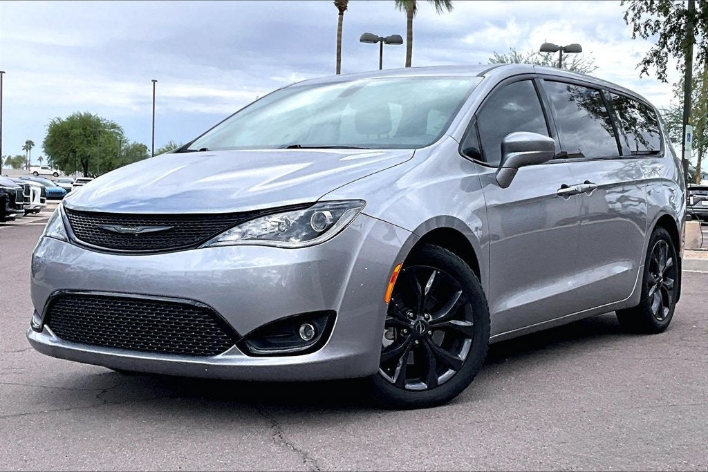 2020 Chrysler Pacifica Touring