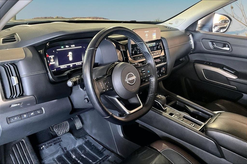 2022 Nissan Pathfinder Platinum