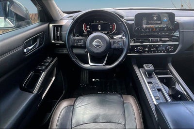 2022 Nissan Pathfinder Platinum