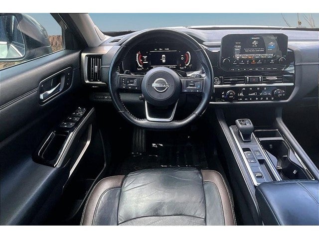 2022 Nissan Pathfinder Platinum