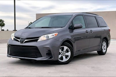 2019 Toyota Sienna LE 8 Passenger