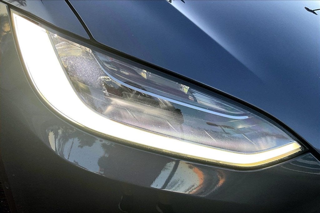 2023 Tesla Model X Standard Range