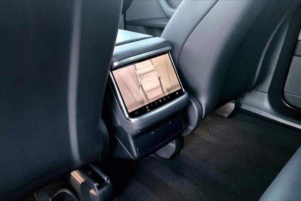 2023 Tesla Model X Standard Range