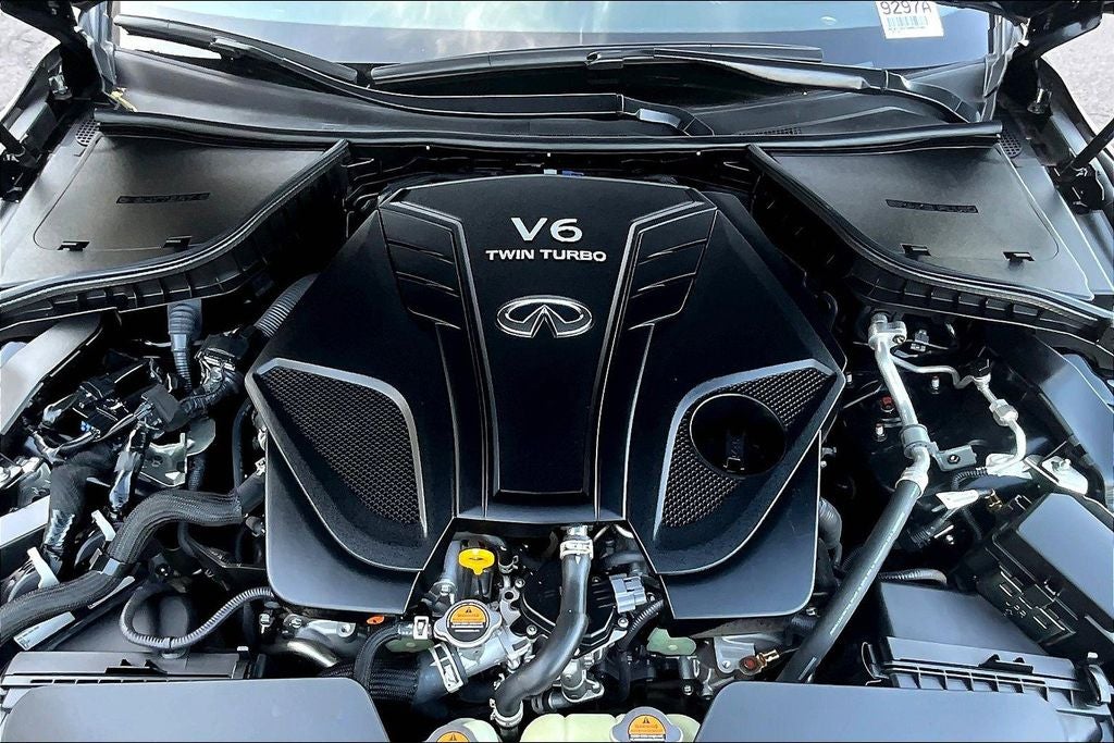 2022 INFINITI Q60 LUXE RWD