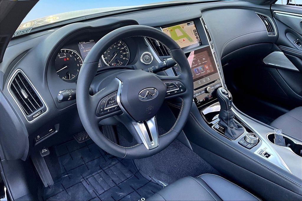 2022 INFINITI Q60 LUXE RWD