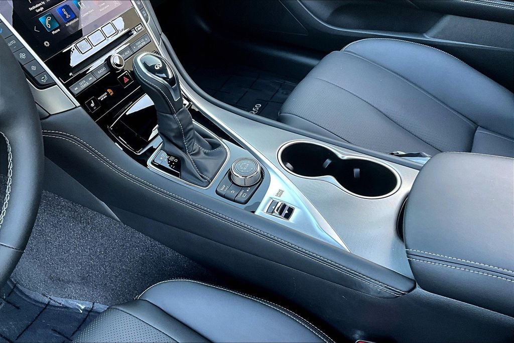 2022 INFINITI Q60 LUXE RWD