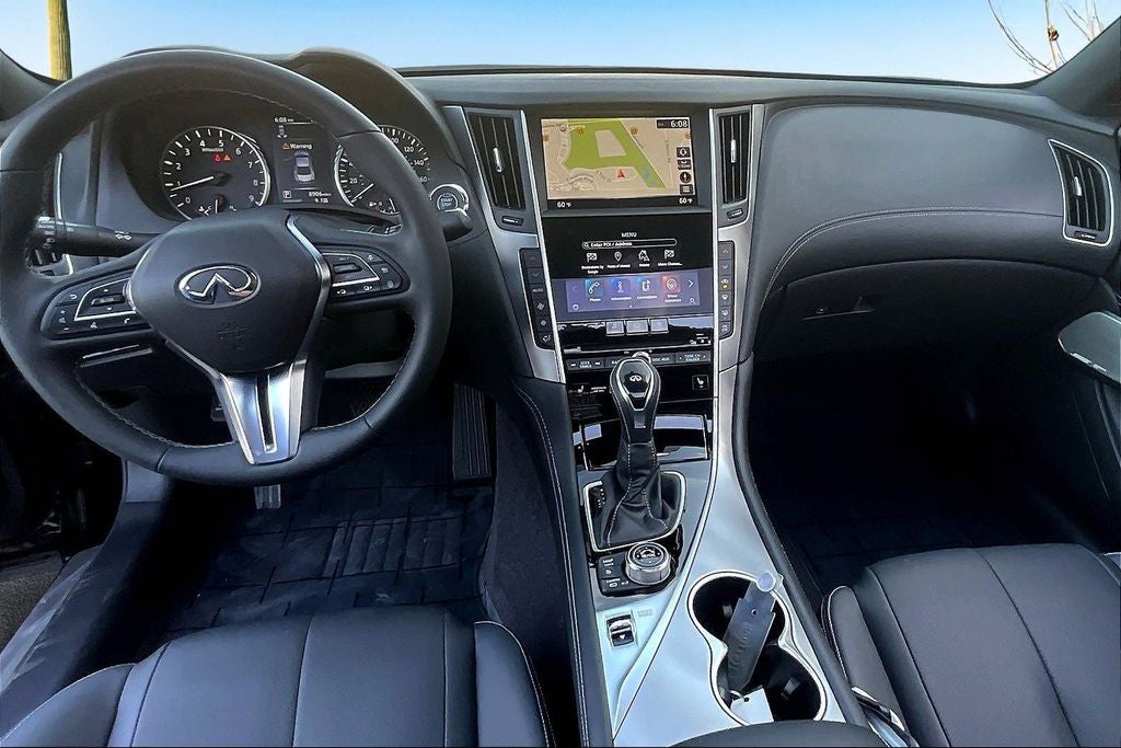 2022 INFINITI Q60 LUXE RWD