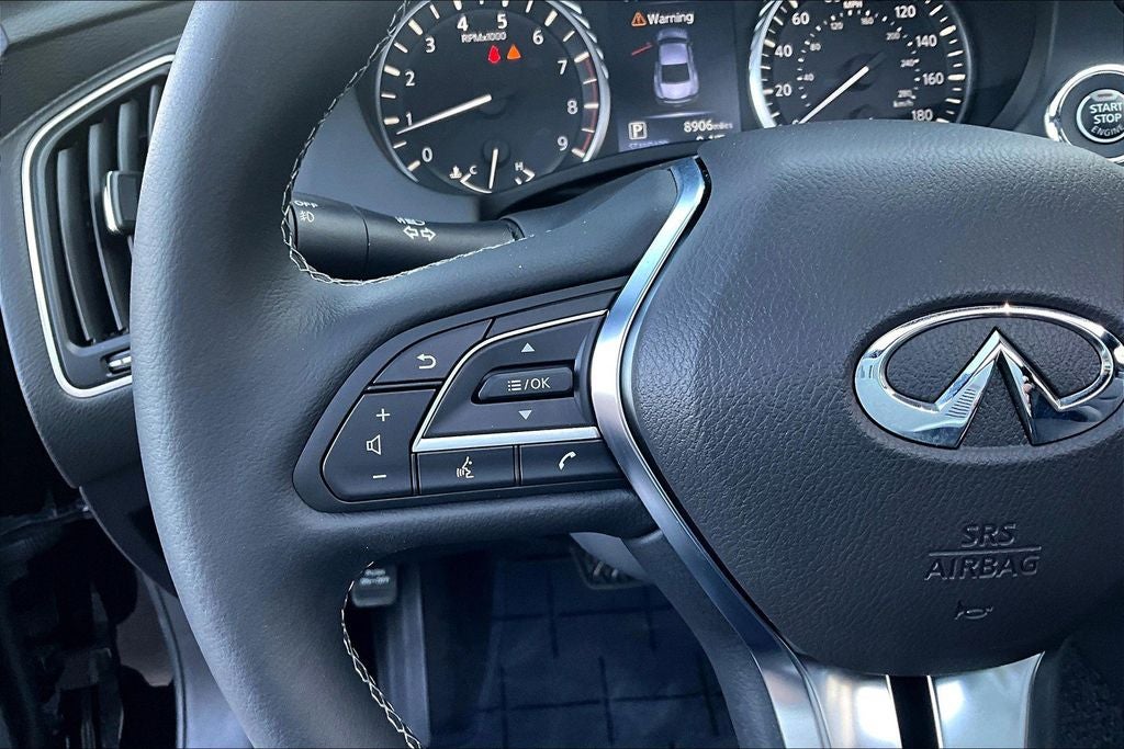 2022 INFINITI Q60 LUXE RWD