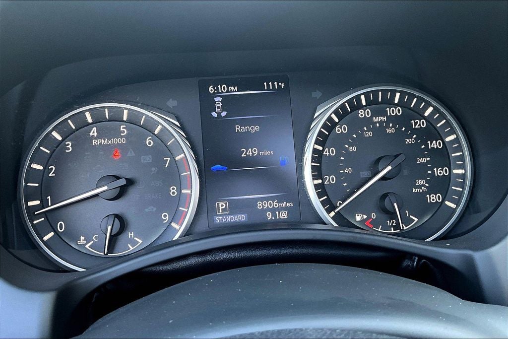 2022 INFINITI Q60 LUXE RWD