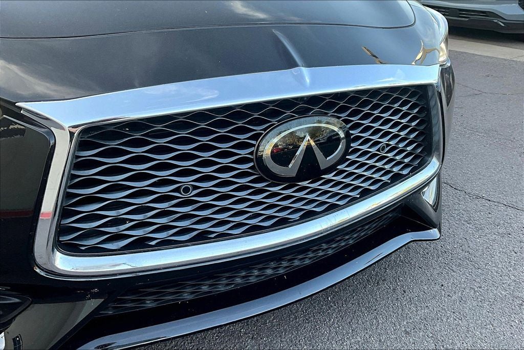 2022 INFINITI Q60 LUXE RWD