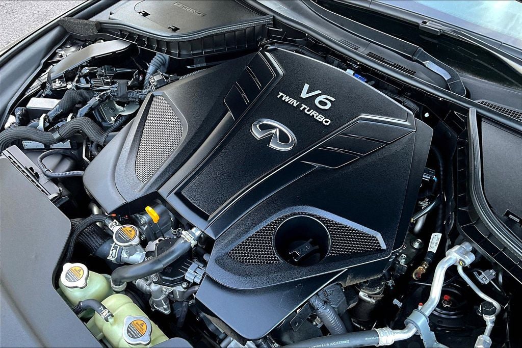 2022 INFINITI Q60 LUXE RWD