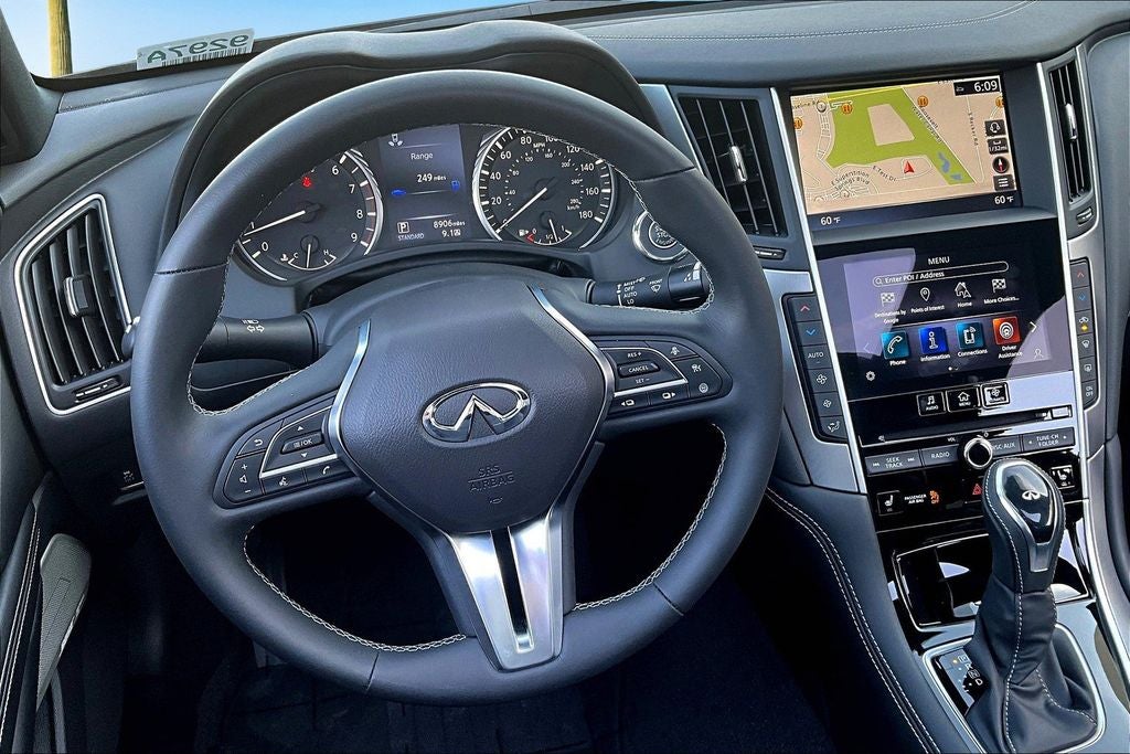 2022 INFINITI Q60 LUXE RWD