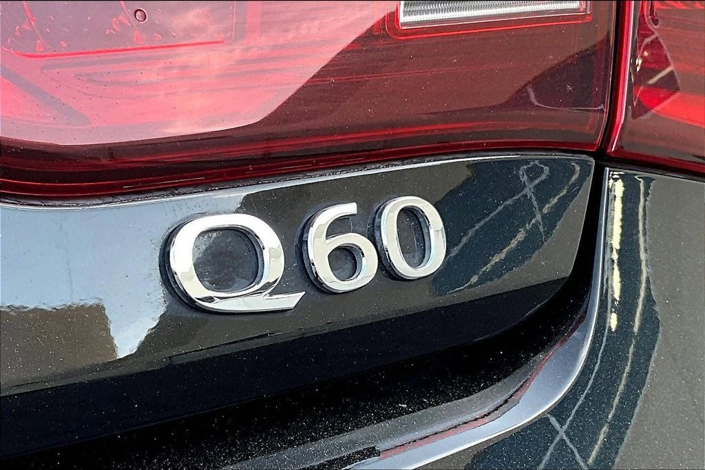 2022 INFINITI Q60 LUXE RWD