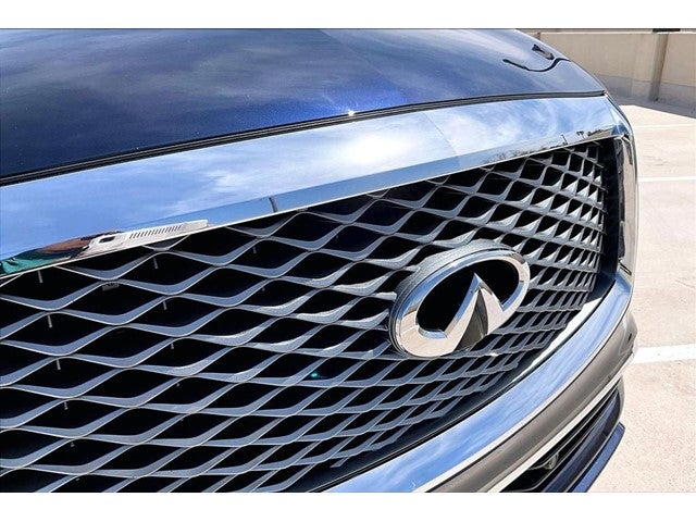 2022 INFINITI QX80 LUXE 2WD