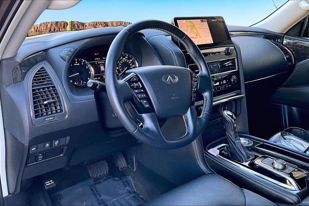 2023 INFINITI QX80 LUXE RWD
