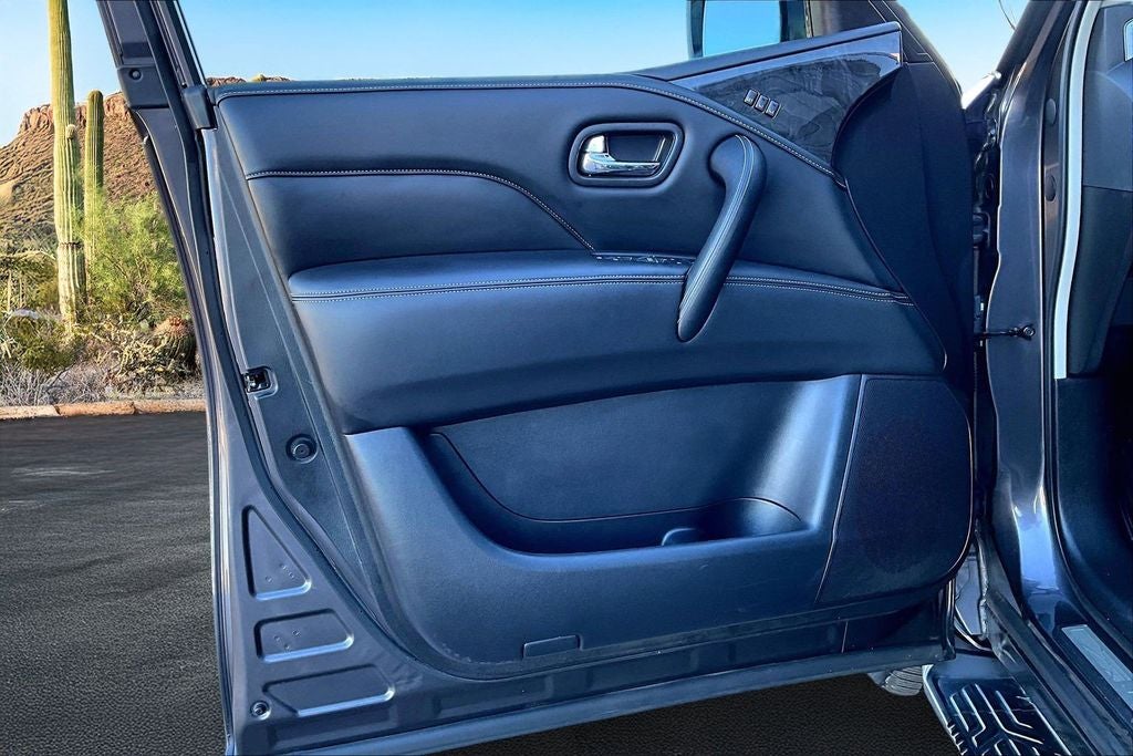 2023 INFINITI QX80 LUXE RWD