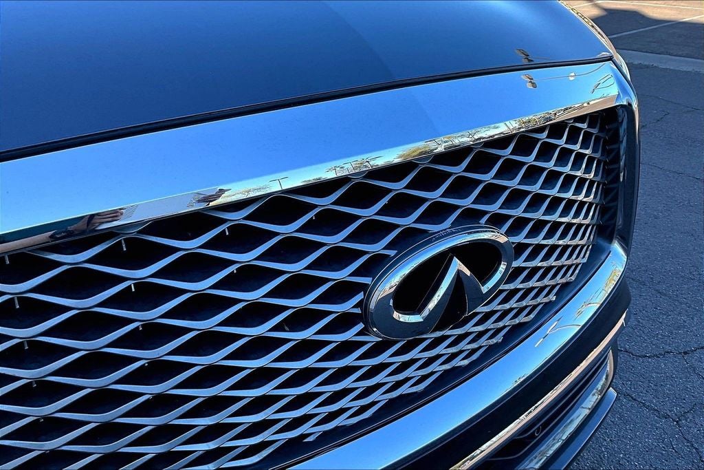 2023 INFINITI QX80 LUXE RWD