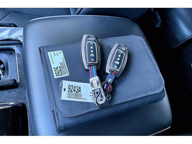 2023 INFINITI QX80 LUXE RWD