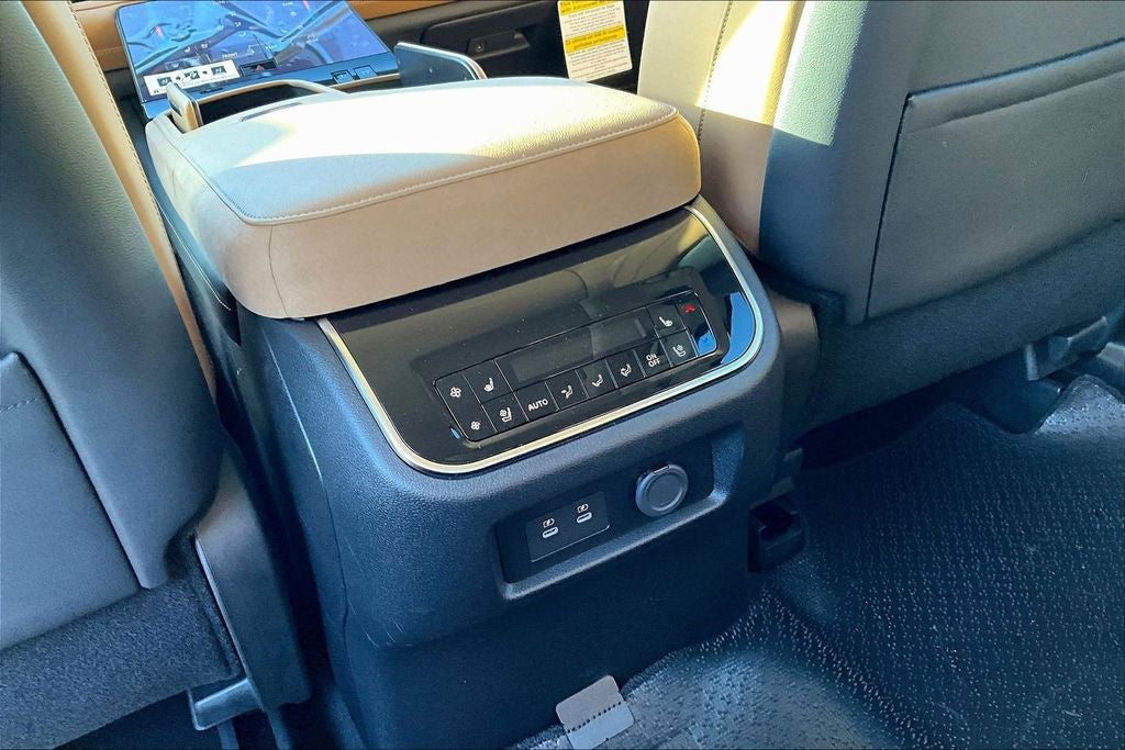 2025 INFINITI QX80 Luxe 4WD