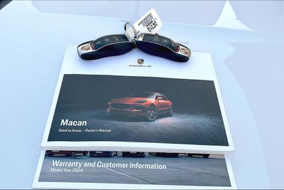 2024 Porsche Macan Base