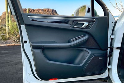 2024 Porsche Macan Base