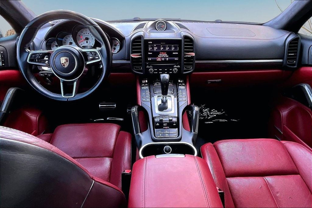 2017 Porsche Cayenne GTS