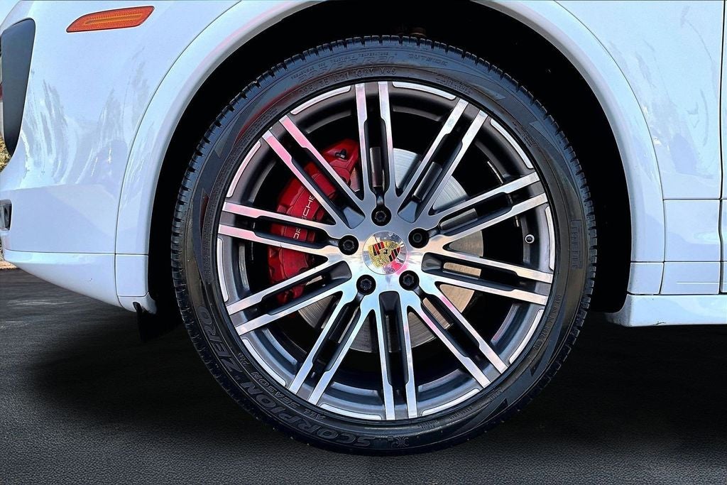 2017 Porsche Cayenne GTS