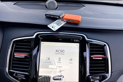 2022 Volvo XC90 Recharge Plug-In Hybrid T8 Inscription 7 Passenger