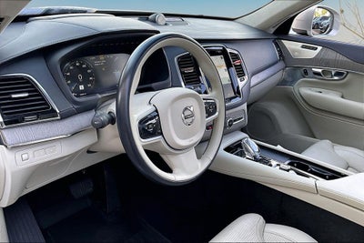 2022 Volvo XC90 Recharge Plug-In Hybrid T8 Inscription 7 Passenger