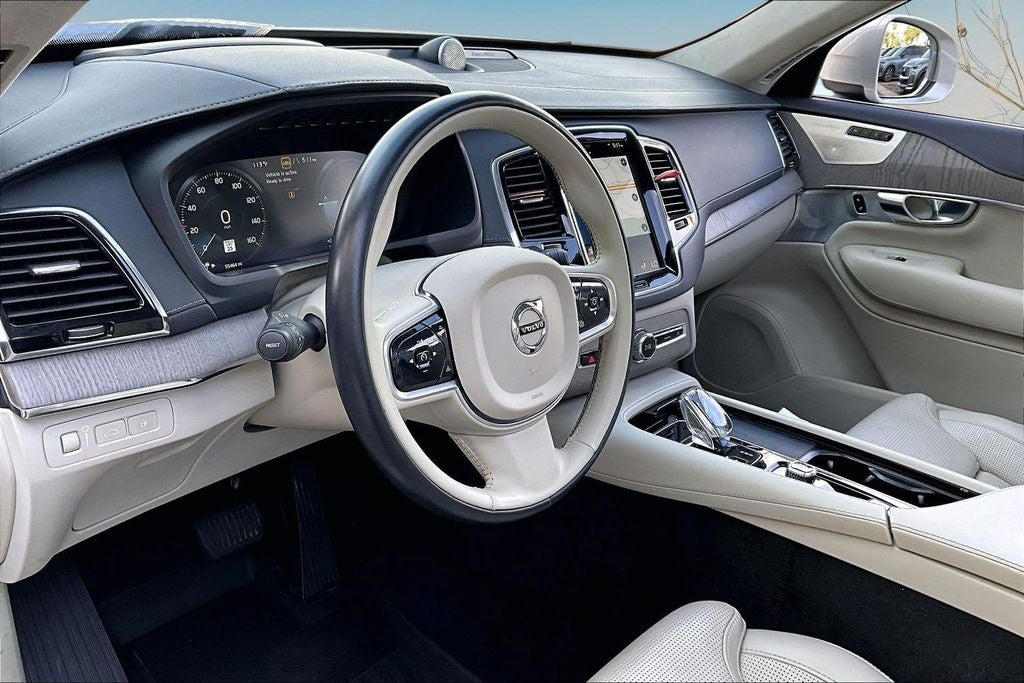 2022 Volvo XC90 Recharge Plug-In Hybrid T8 Inscription 7 Passenger