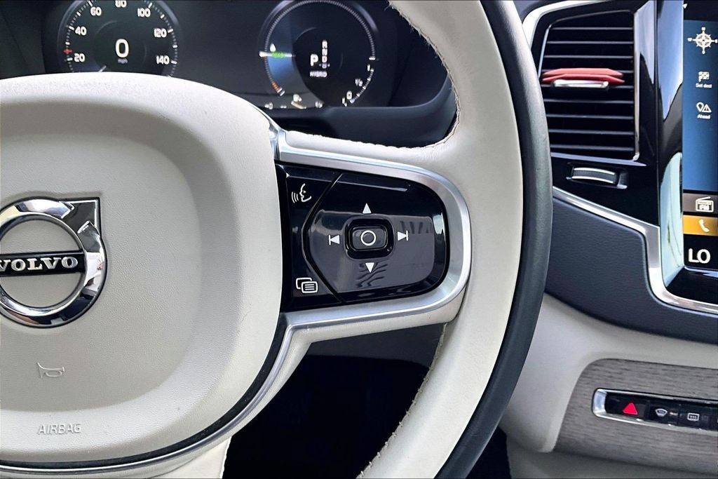 2022 Volvo XC90 Recharge Plug-In Hybrid T8 Inscription 7 Passenger