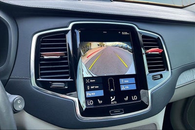 2022 Volvo XC90 Recharge Plug-In Hybrid T8 Inscription 7 Passenger