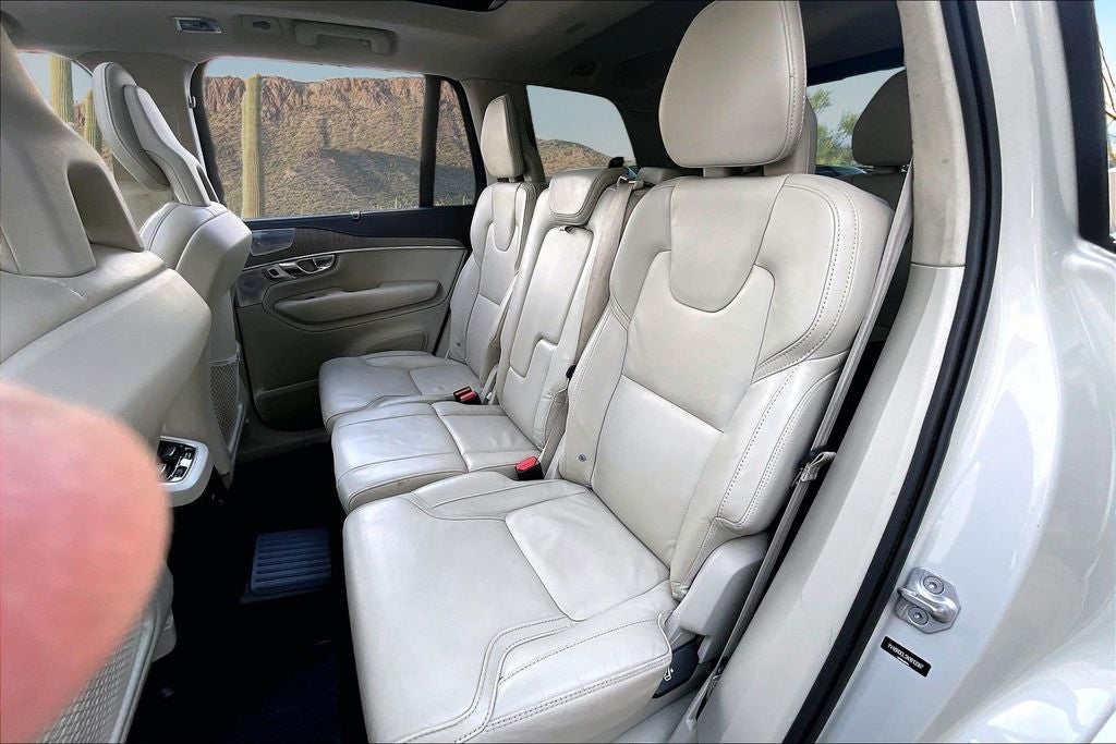 2022 Volvo XC90 Recharge Plug-In Hybrid T8 Inscription 7 Passenger
