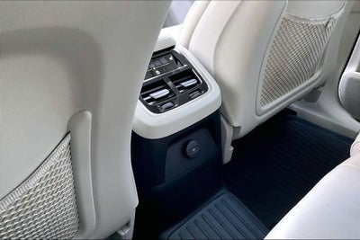 2022 Volvo XC90 Recharge Plug-In Hybrid T8 Inscription 7 Passenger