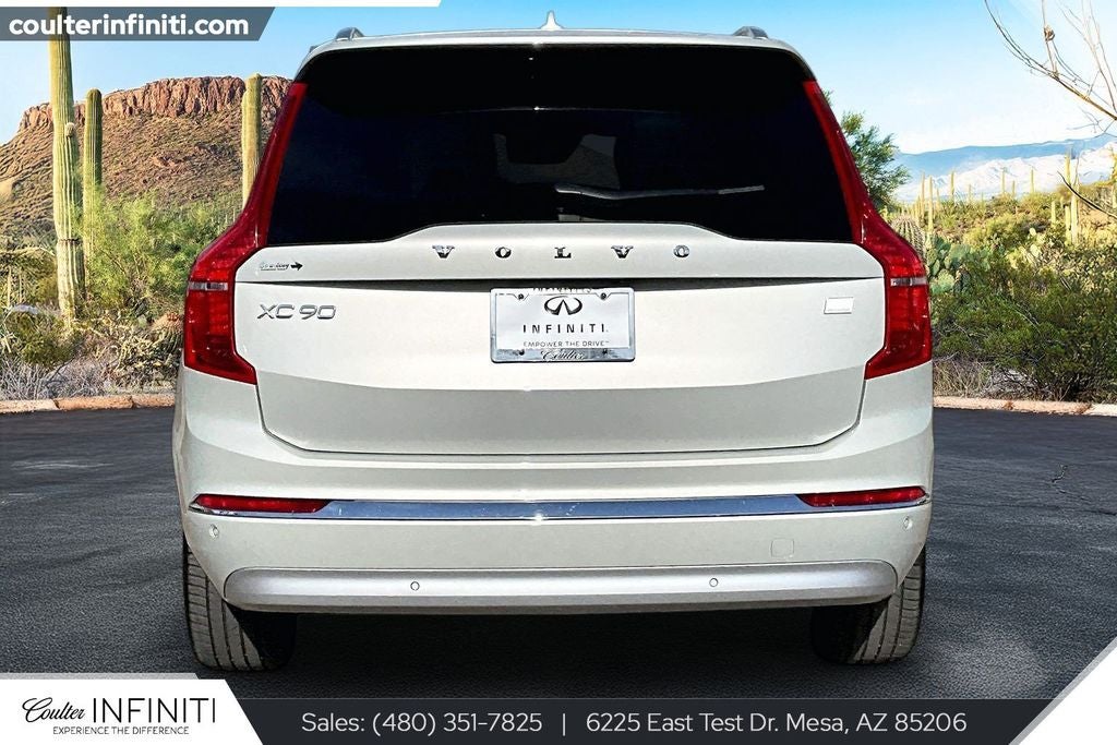 2022 Volvo XC90 Recharge Plug-In Hybrid T8 Inscription 7 Passenger