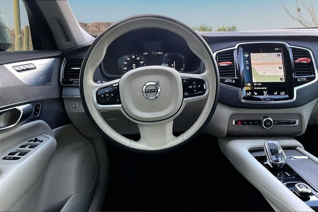 2022 Volvo XC90 Recharge Plug-In Hybrid T8 Inscription 7 Passenger