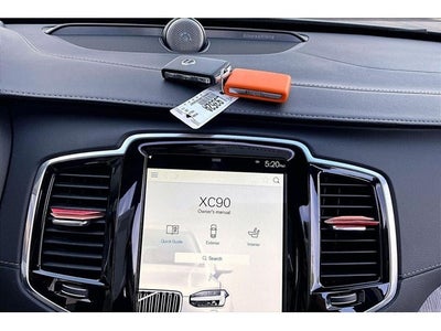 2022 Volvo XC90 Recharge Plug-In Hybrid T8 Inscription 7 Passenger