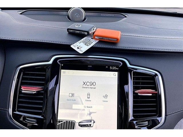 2022 Volvo XC90 Recharge Plug-In Hybrid T8 Inscription 7 Passenger