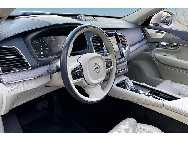 2022 Volvo XC90 Recharge Plug-In Hybrid T8 Inscription 7 Passenger