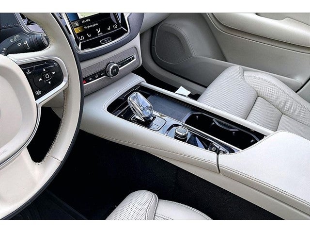 2022 Volvo XC90 Recharge Plug-In Hybrid T8 Inscription 7 Passenger