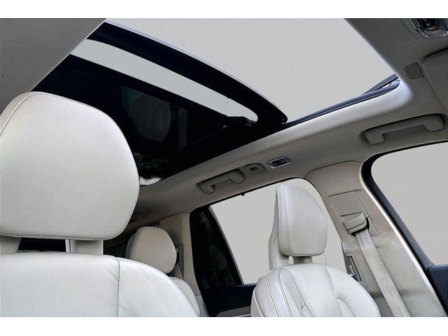 2022 Volvo XC90 Recharge Plug-In Hybrid T8 Inscription 7 Passenger