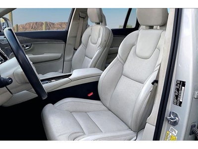 2022 Volvo XC90 Recharge Plug-In Hybrid T8 Inscription 7 Passenger