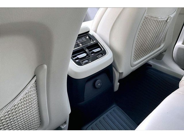 2022 Volvo XC90 Recharge Plug-In Hybrid T8 Inscription 7 Passenger